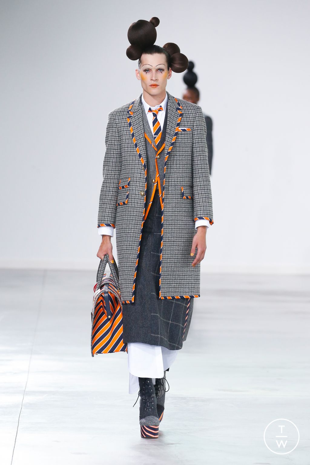 Fashion Week New York Fall/Winter 2022 look 6 from the Thom Browne collection womenswear