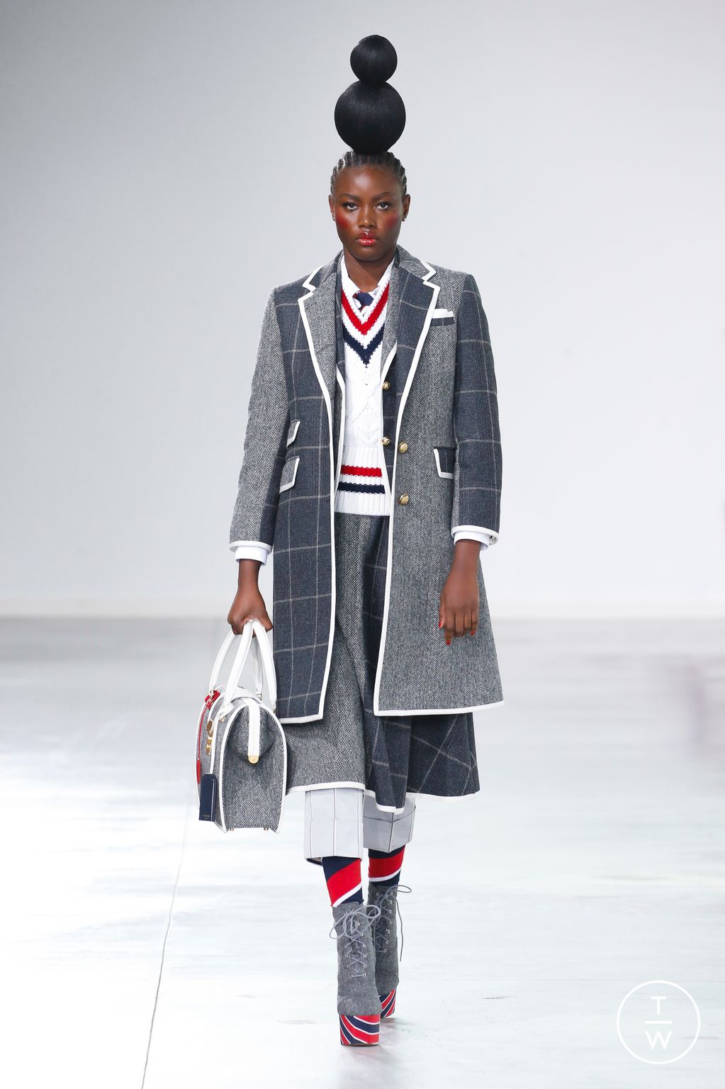 Fashion Week New York Fall/Winter 2022 look 8 from the Thom Browne collection womenswear