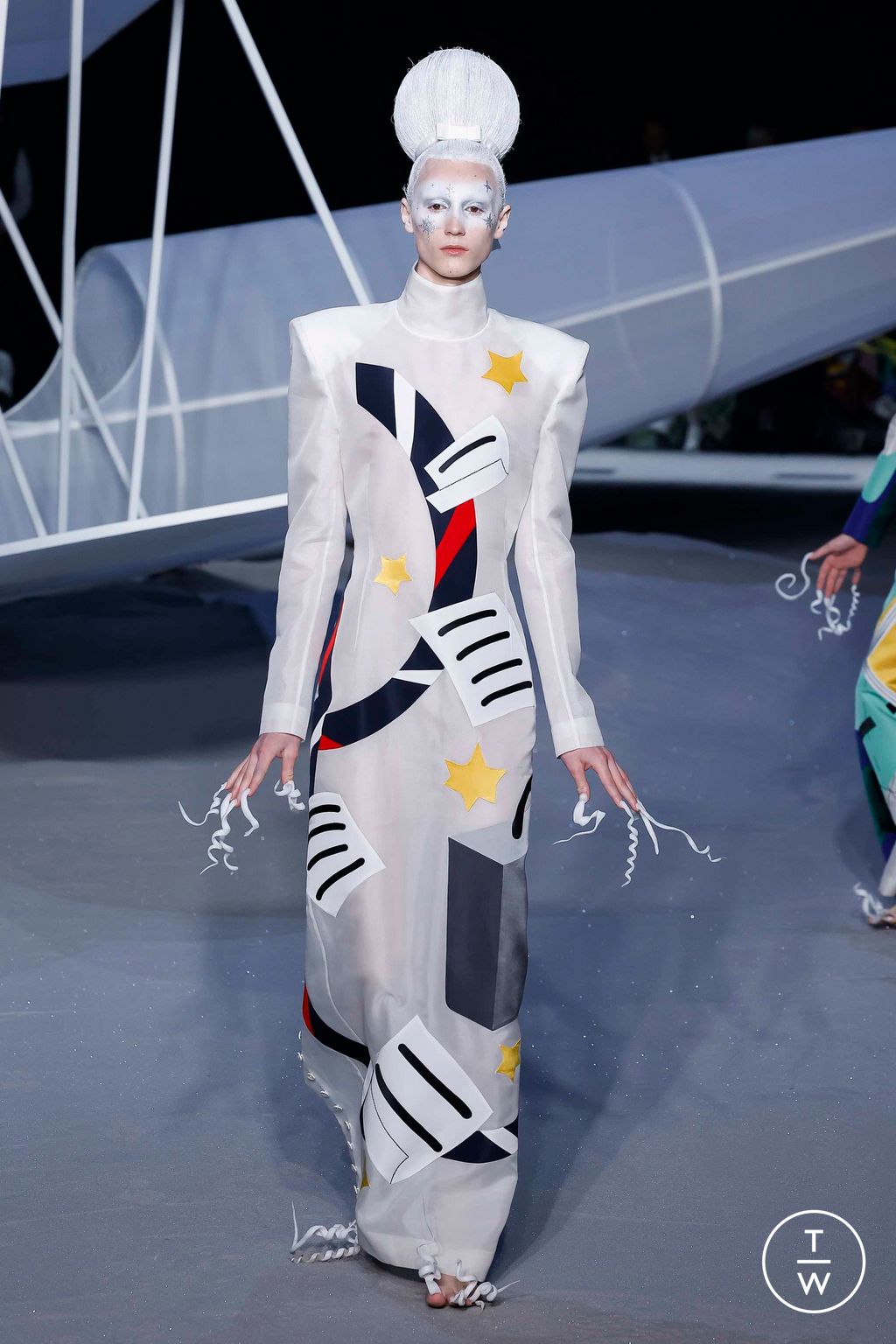 Fashion Week New York Fall/Winter 2023 look 8 from the Thom Browne collection womenswear