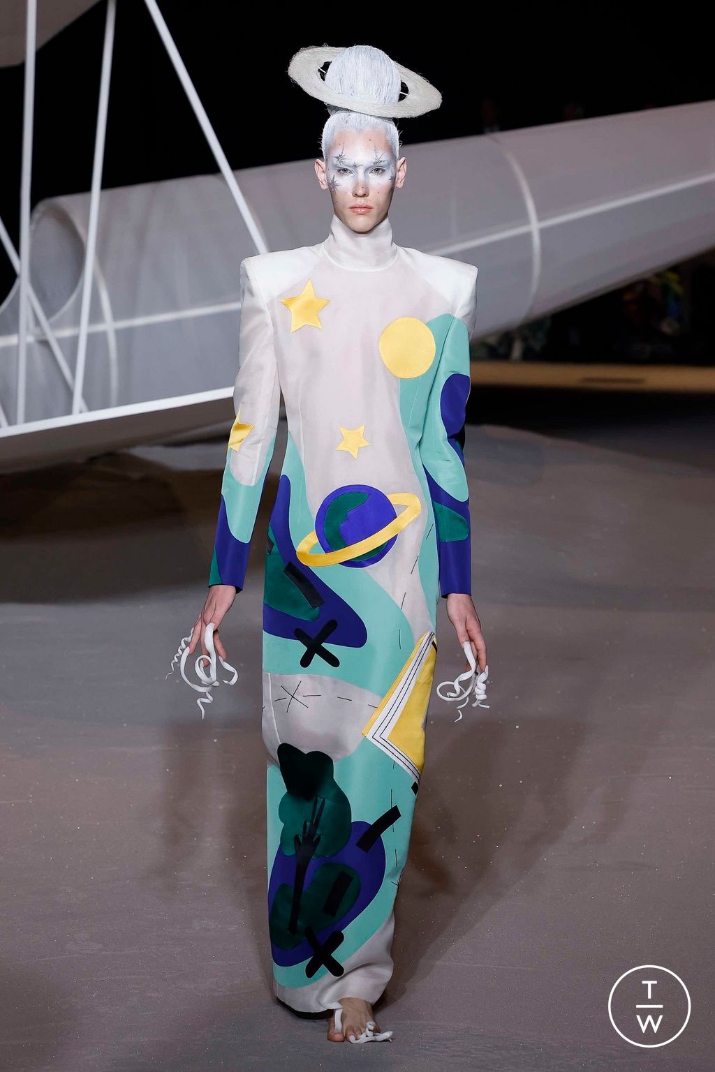 Fashion Week New York Fall/Winter 2023 look 9 from the Thom Browne collection womenswear