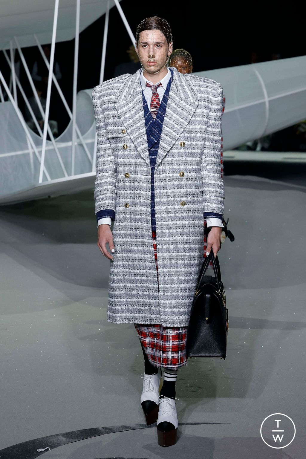 Fashion Week New York Fall/Winter 2023 look 29 from the Thom Browne collection womenswear