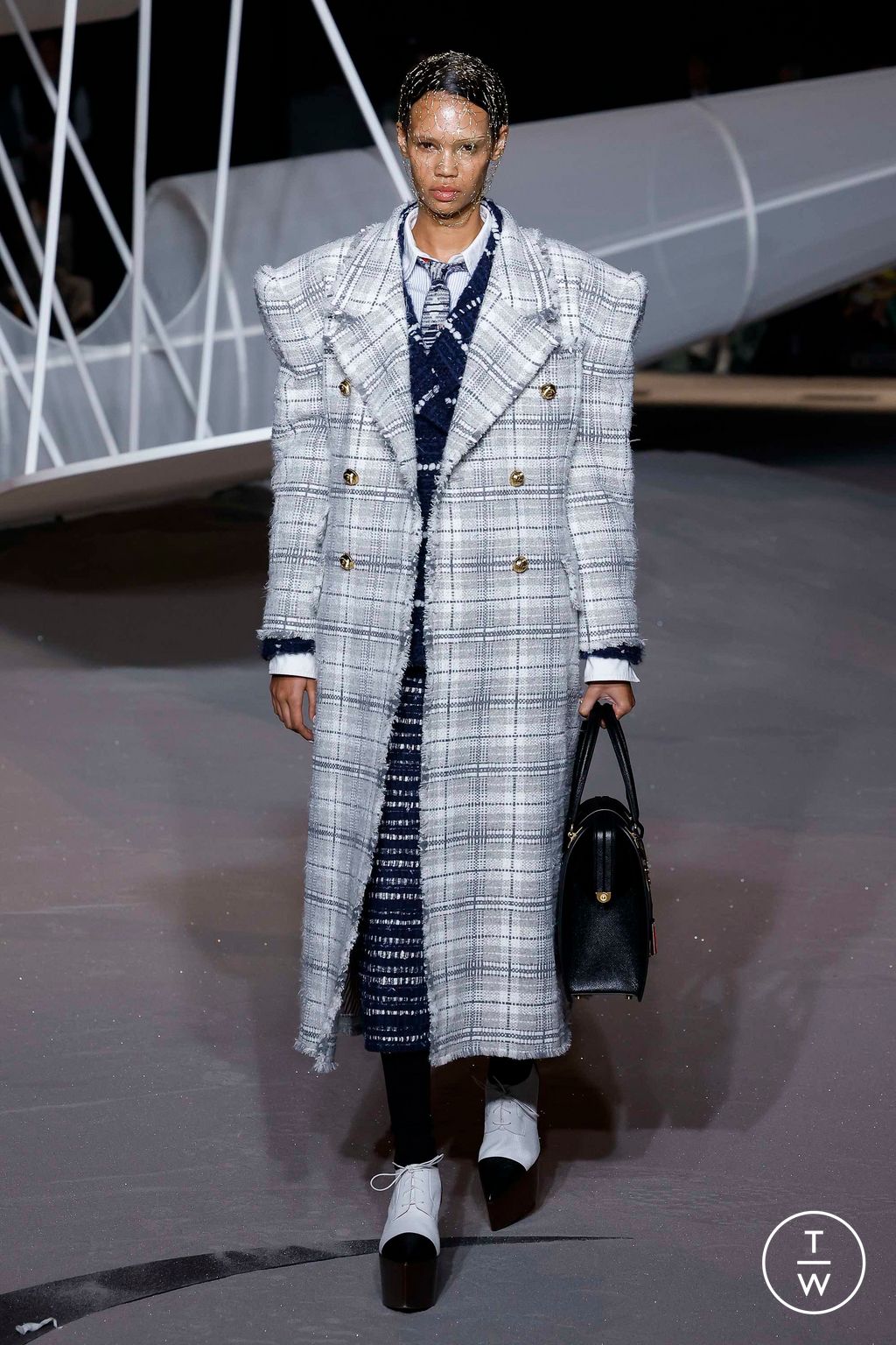 Fashion Week New York Fall/Winter 2023 look 18 from the Thom Browne collection 女装