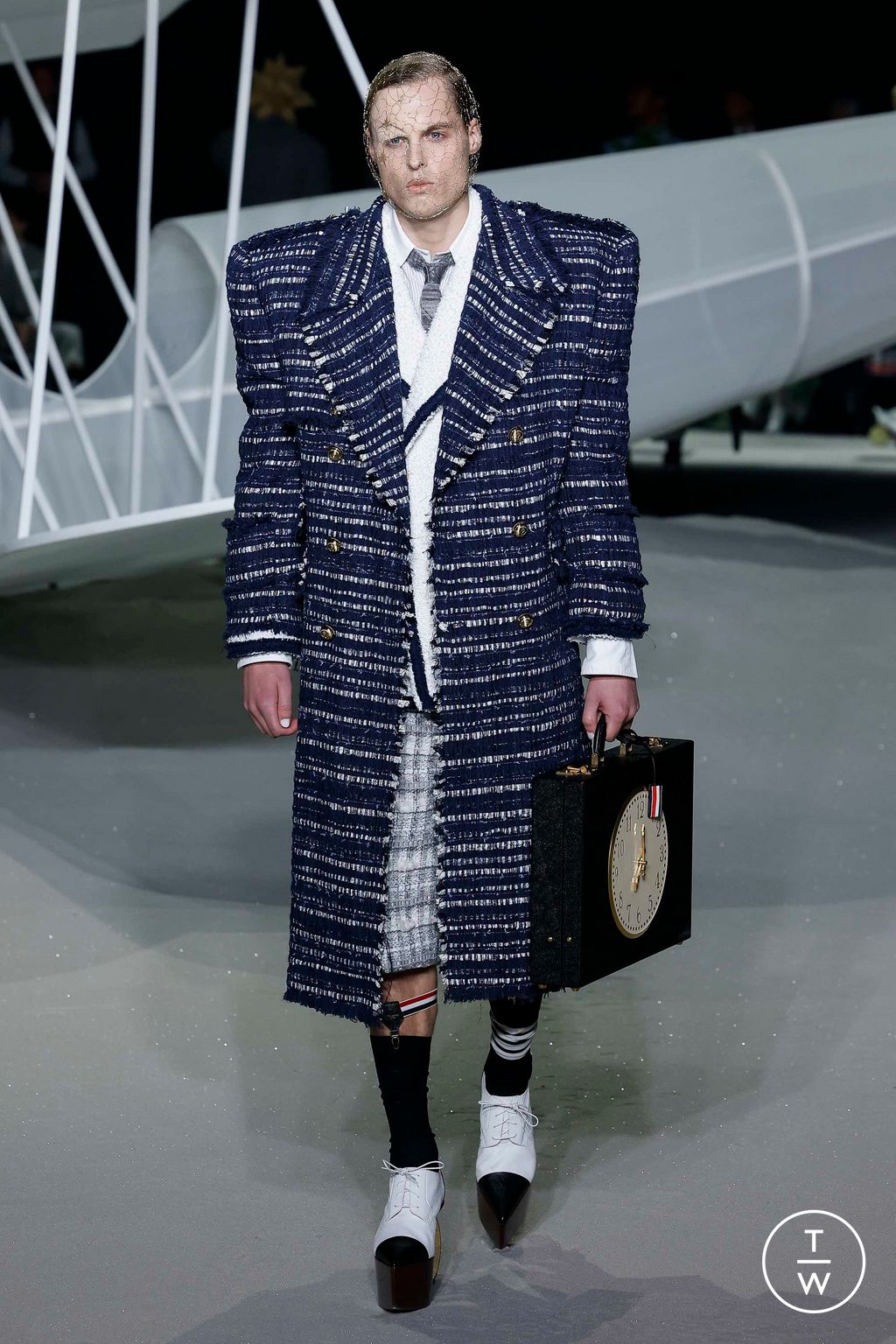 Fashion Week New York Fall/Winter 2023 look 23 from the Thom Browne collection womenswear