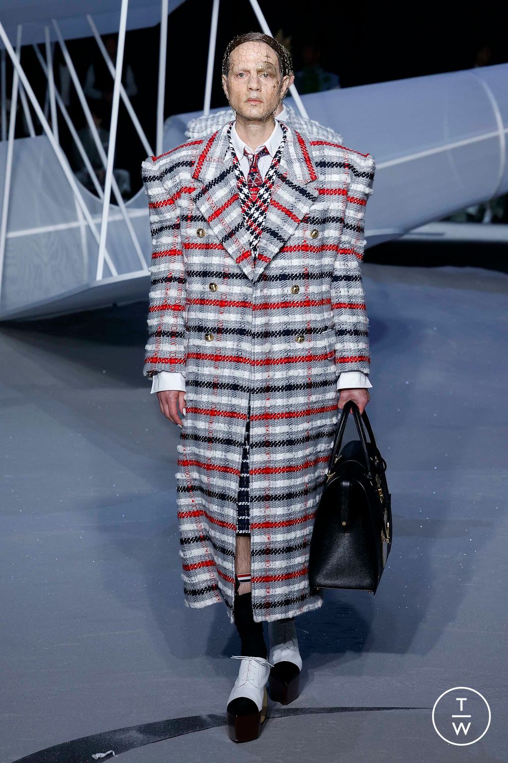 Fashion Week New York Fall/Winter 2023 look 27 from the Thom Browne collection 女装