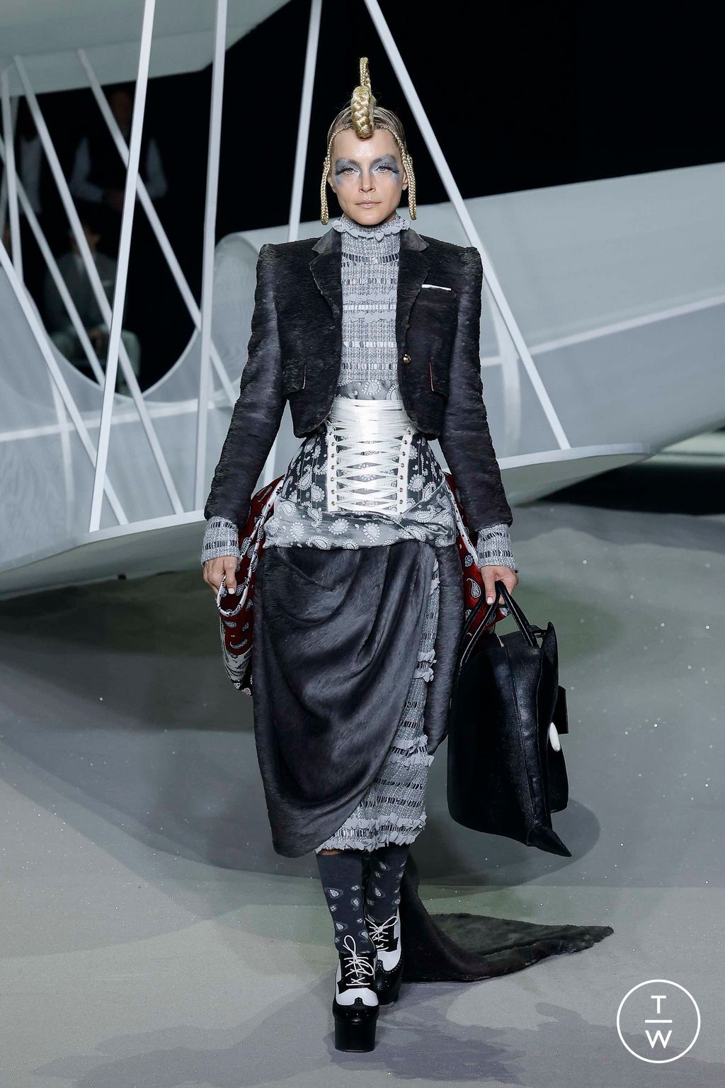 Fashion Week New York Fall/Winter 2023 look 34 from the Thom Browne collection womenswear