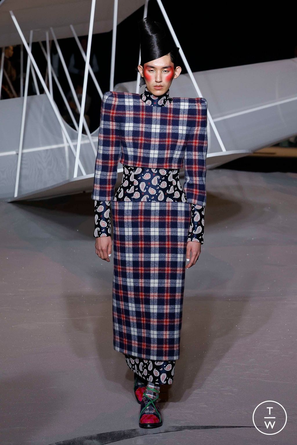 Fashion Week New York Fall/Winter 2023 look 38 from the Thom Browne collection womenswear