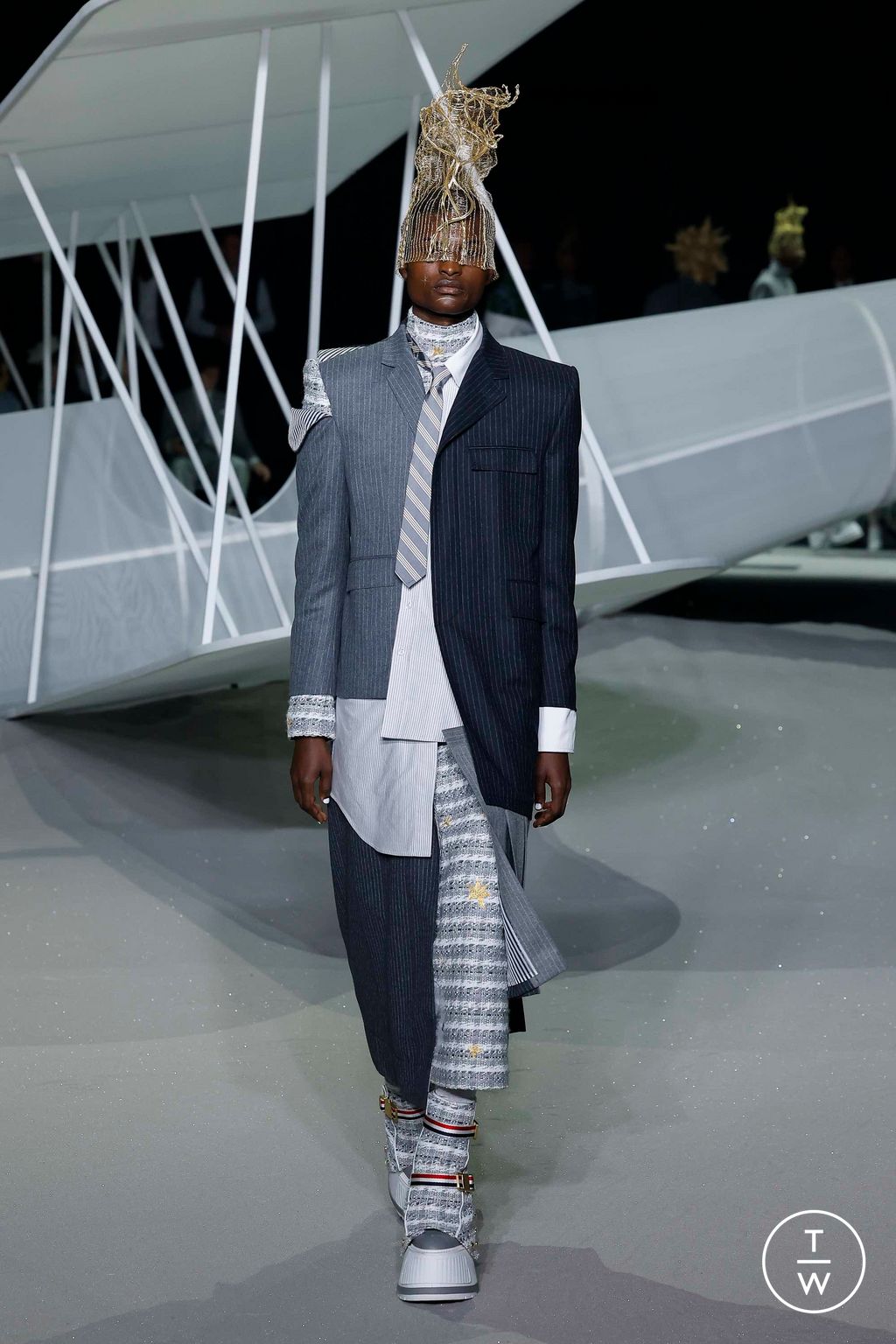 Fashion Week New York Fall/Winter 2023 look 40 from the Thom Browne collection womenswear