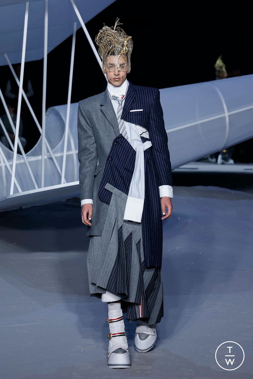 Fashion Week New York Fall/Winter 2023 look 48 from the Thom Browne collection 女装