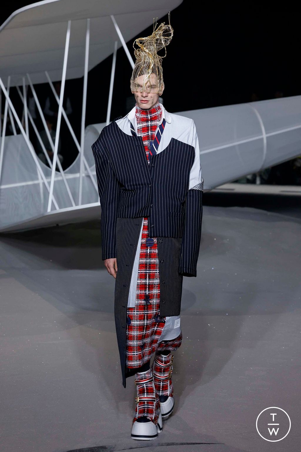 Fashion Week New York Fall/Winter 2023 look 52 from the Thom Browne collection womenswear