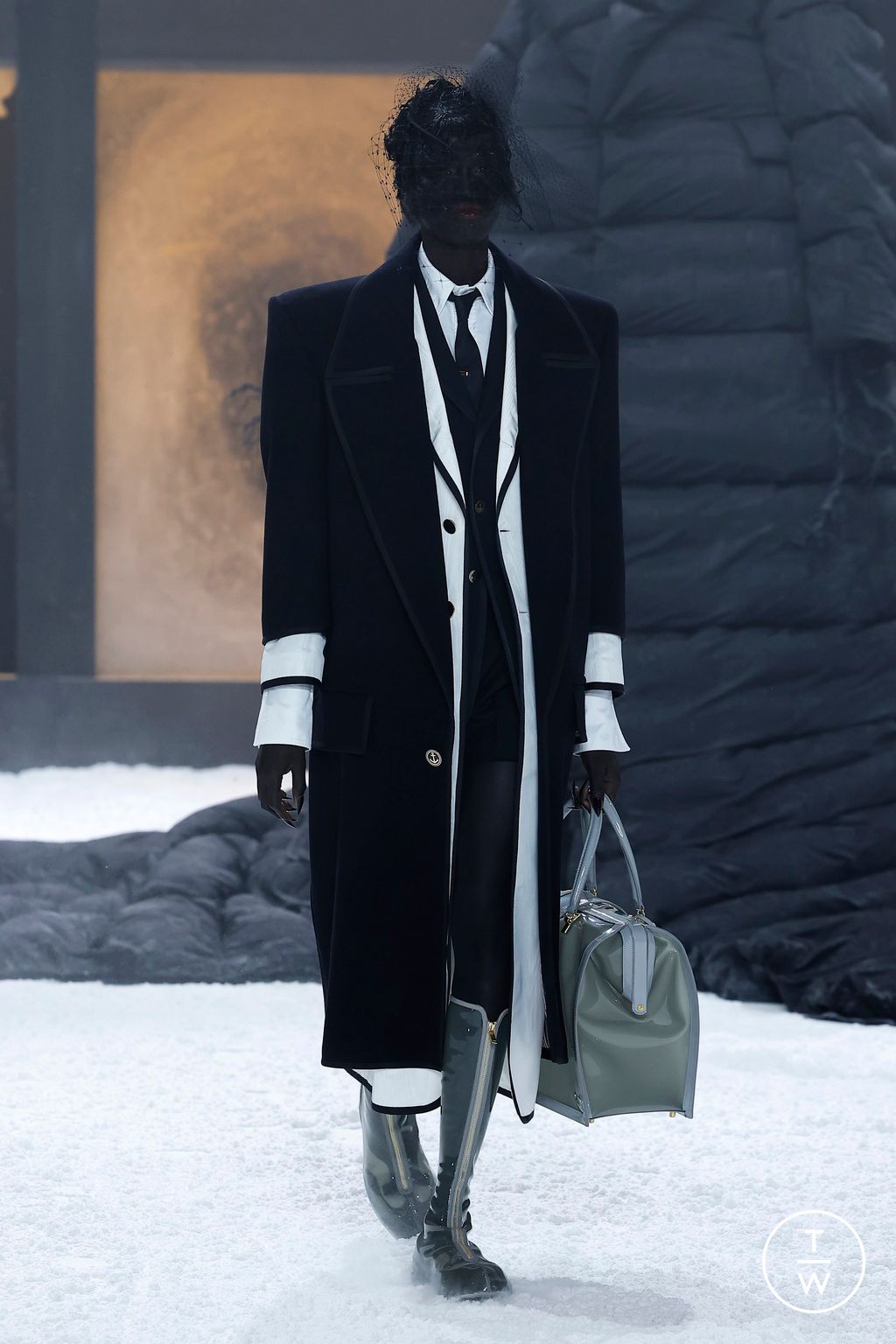 Fashion Week New York Fall/Winter 2024 look 3 from the Thom Browne collection 女装