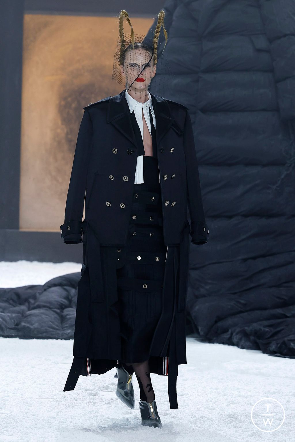 Fashion Week New York Fall/Winter 2024 look 4 from the Thom Browne collection womenswear