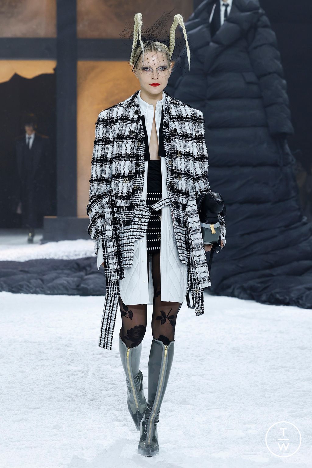 Fashion Week New York Fall/Winter 2024 look 16 from the Thom Browne collection 女装