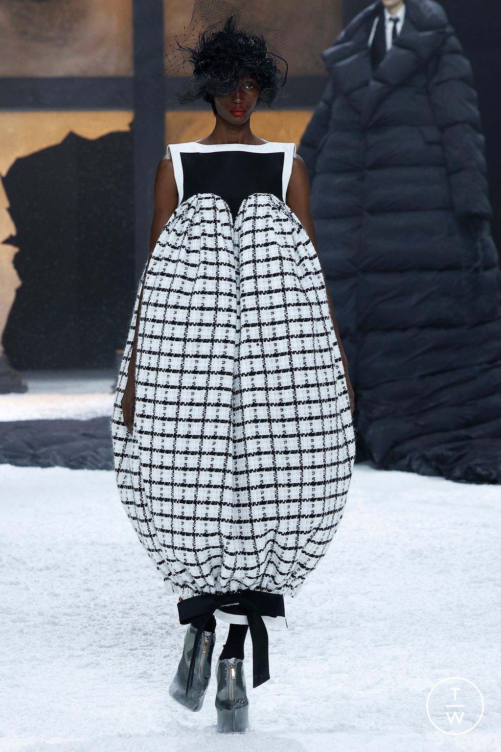 Fashion Week New York Fall/Winter 2024 look 25 from the Thom Browne collection womenswear