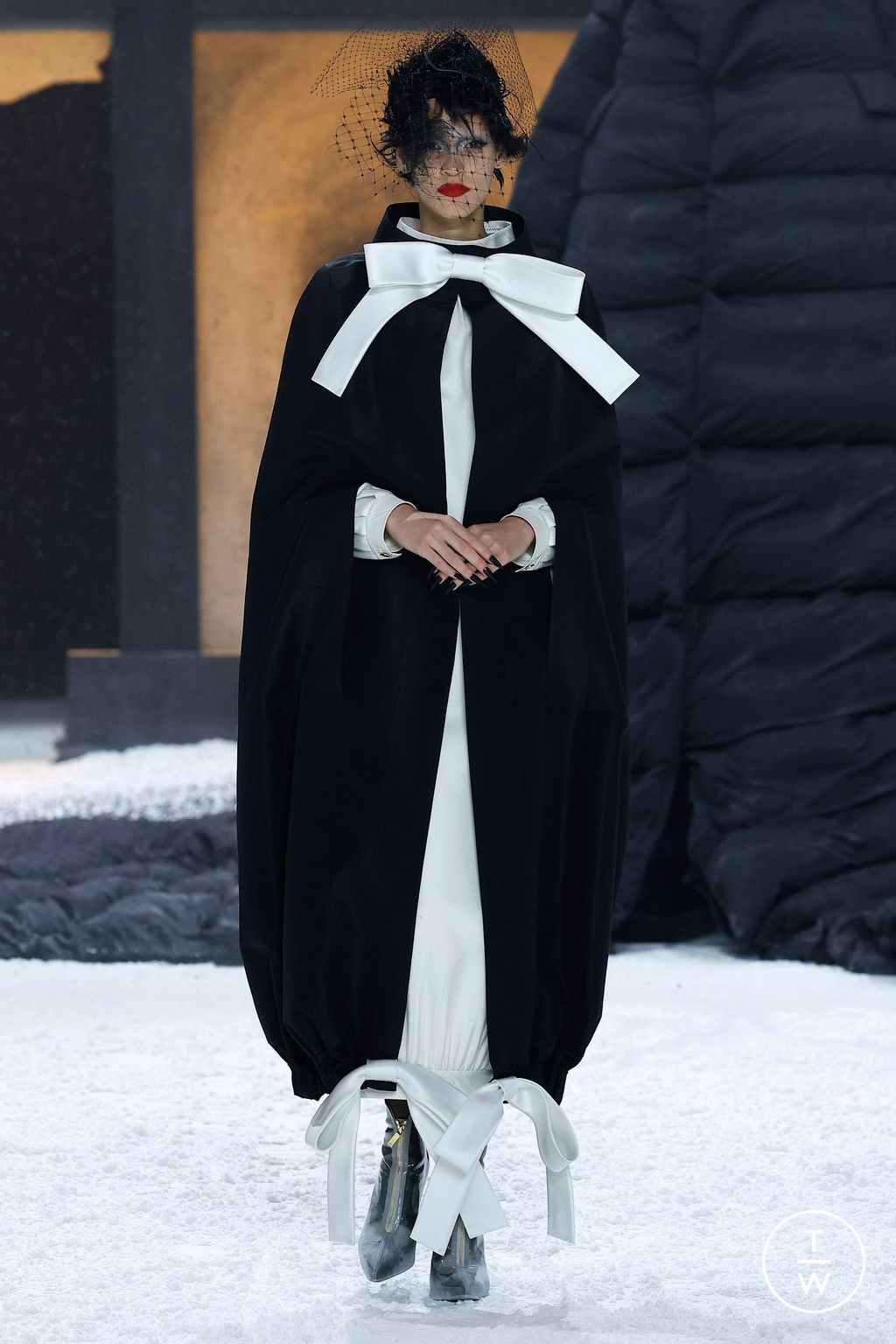 Fashion Week New York Fall/Winter 2024 look 26 from the Thom Browne collection 女装