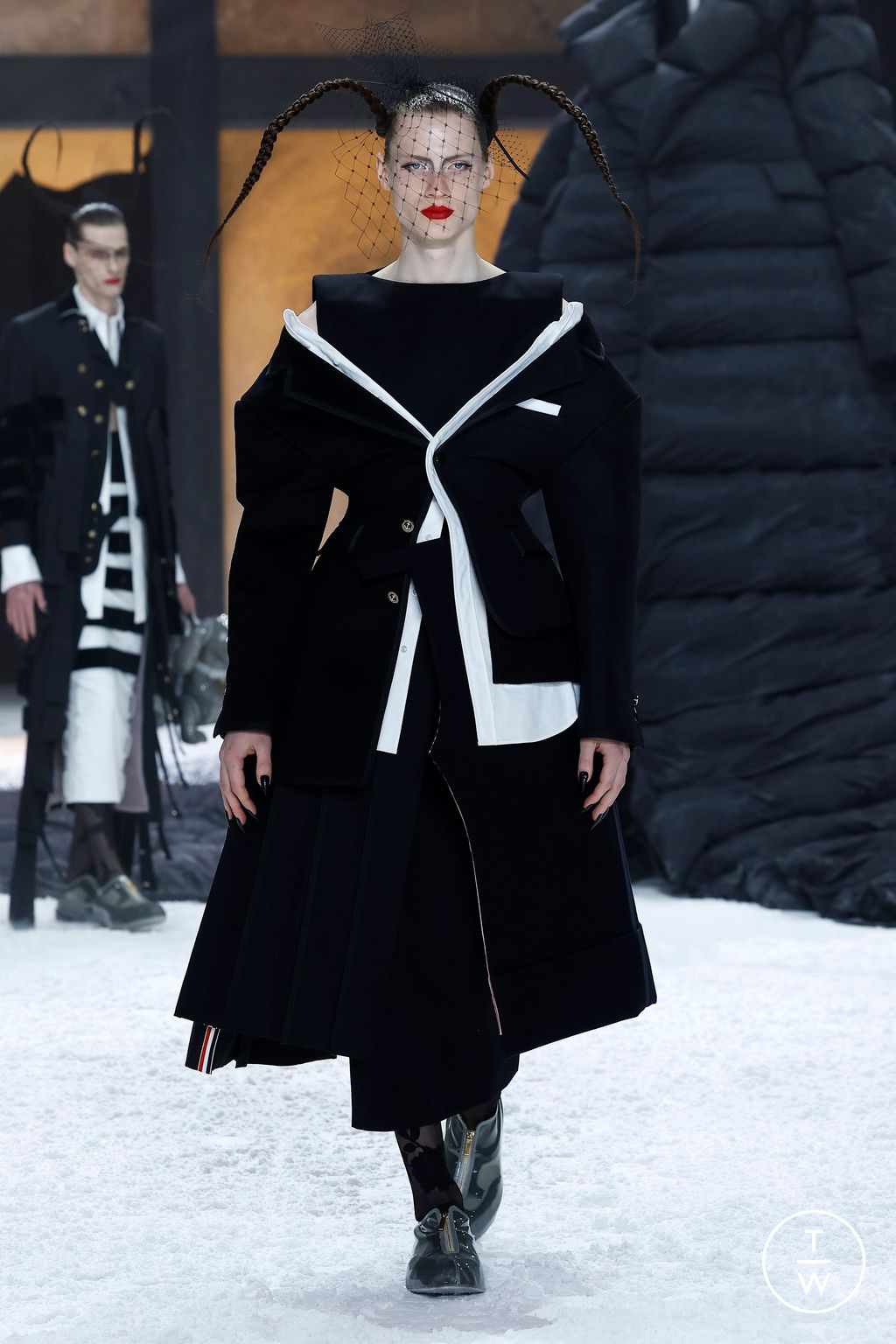 Fashion Week New York Fall/Winter 2024 look 28 from the Thom Browne collection womenswear