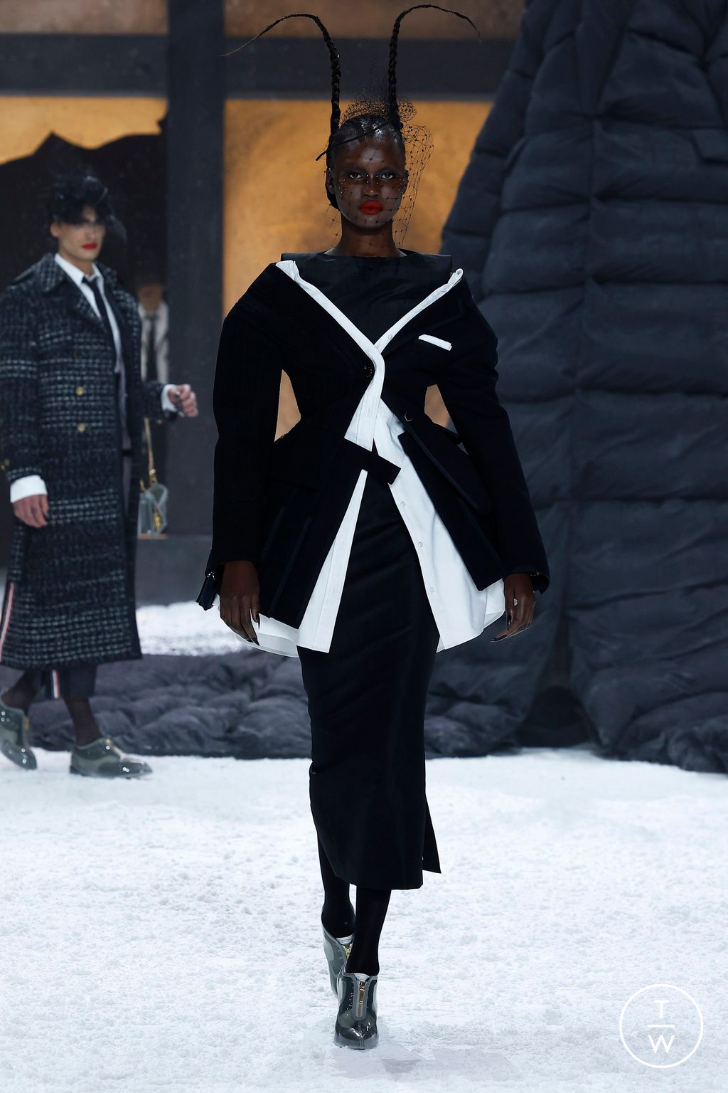 Fashion Week New York Fall/Winter 2024 look 34 from the Thom Browne collection womenswear