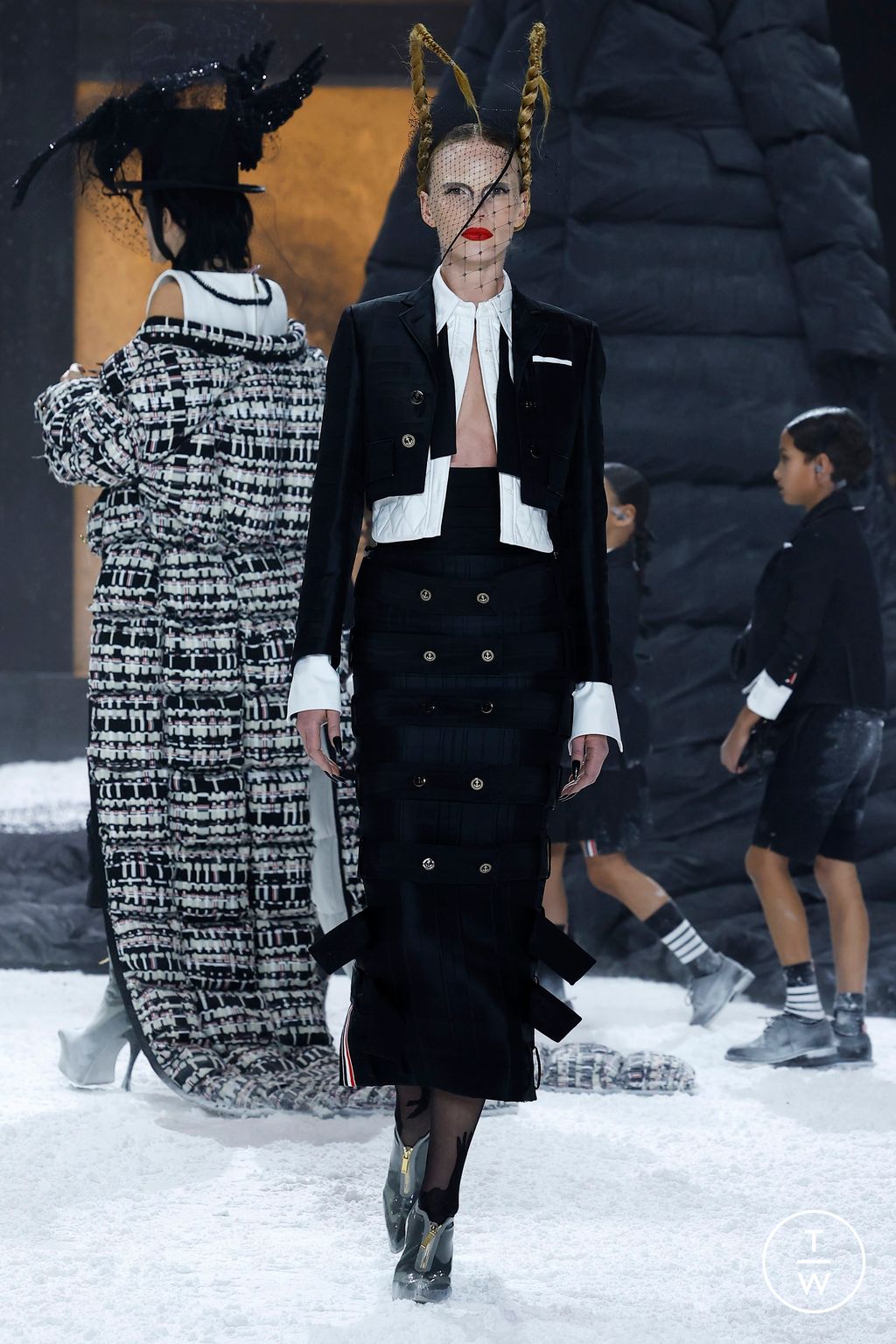 Fashion Week New York Fall/Winter 2024 look 36 from the Thom Browne collection womenswear