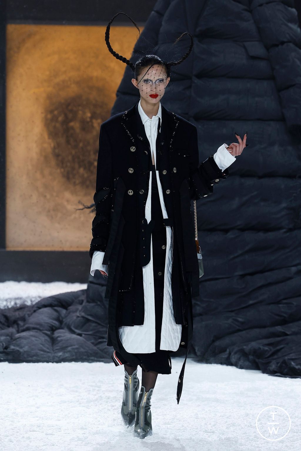 Fashion Week New York Fall/Winter 2024 look 43 from the Thom Browne collection womenswear