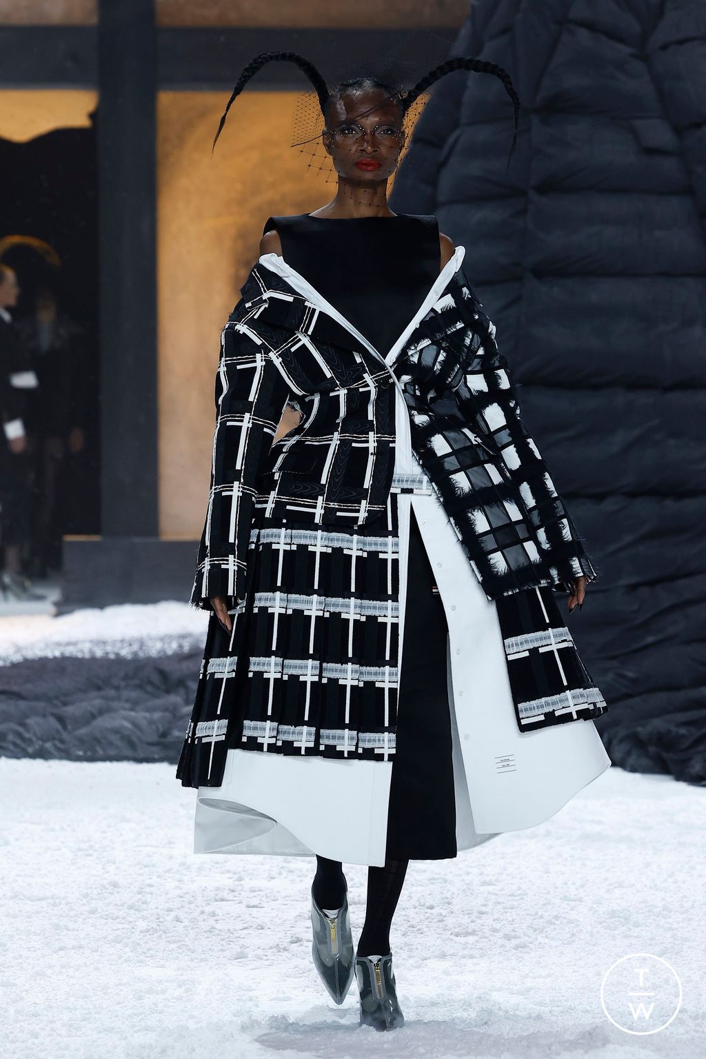 Fashion Week New York Fall/Winter 2024 look 44 from the Thom Browne collection womenswear