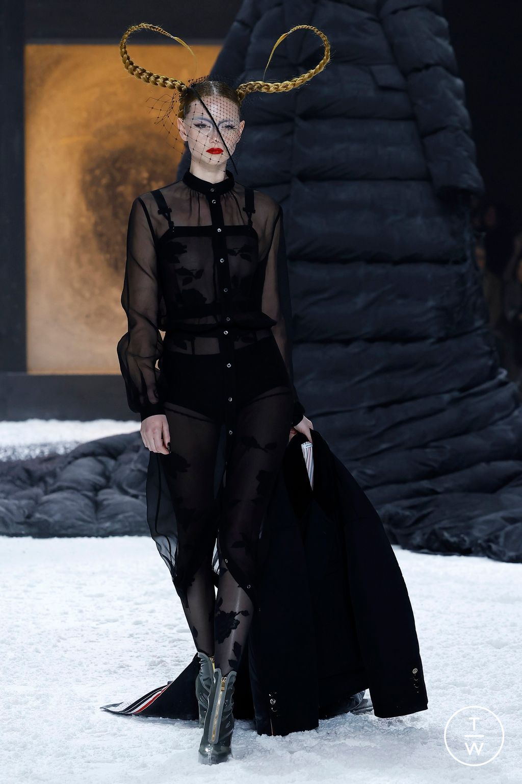 Fashion Week New York Fall/Winter 2024 look 45 from the Thom Browne collection womenswear