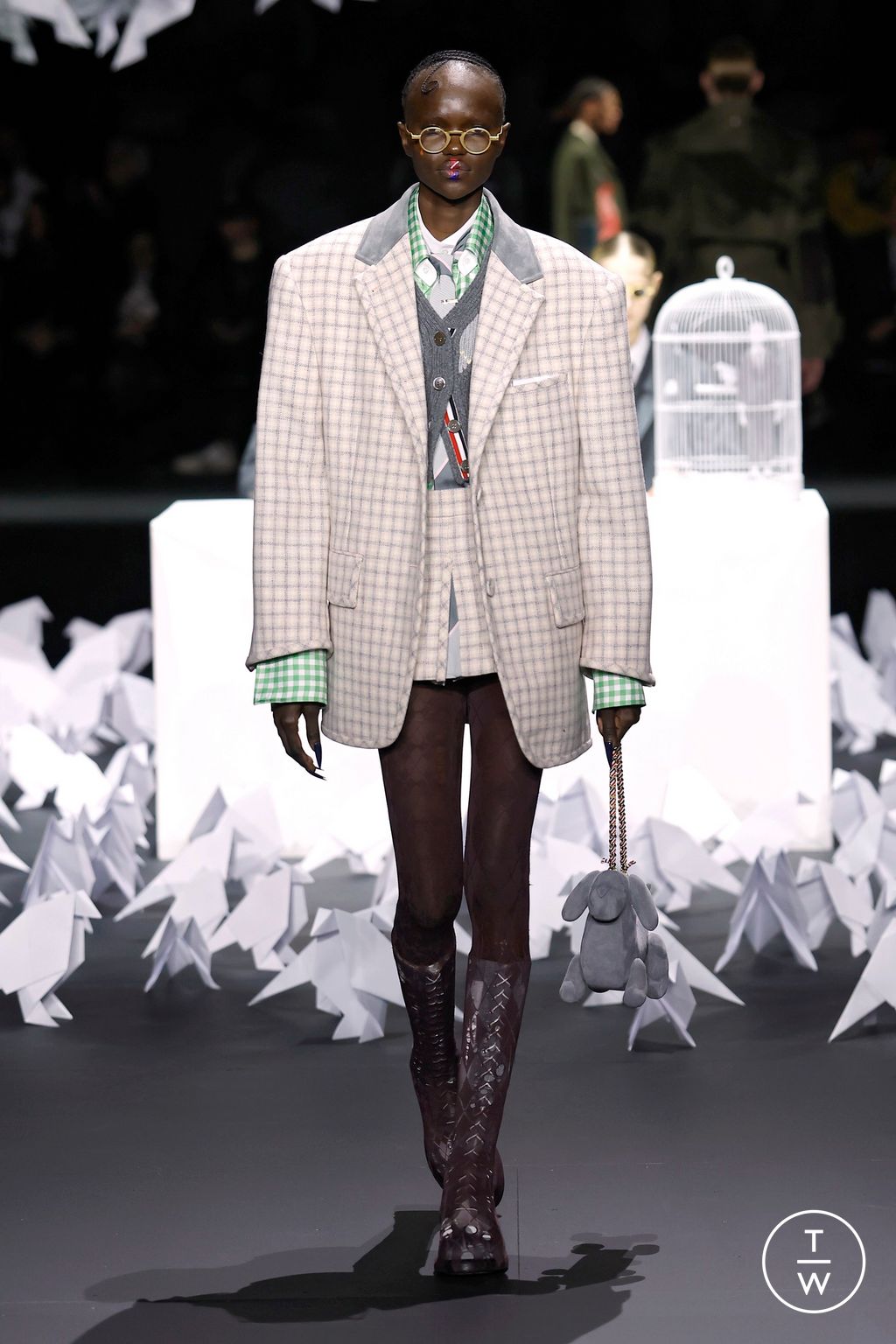 Fashion Week New York Fall/Winter 2025 look 32 from the Thom Browne collection 女装