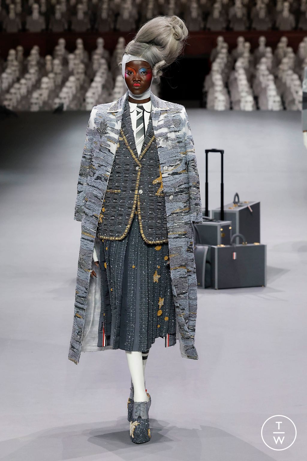 Fashion Week Paris Fall/Winter 2023 look 6 from the Thom Browne collection couture