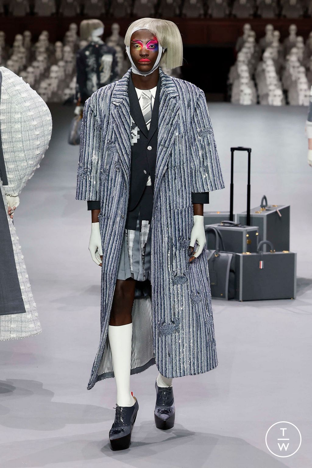 Fashion Week Paris Fall/Winter 2023 look 10 from the Thom Browne collection couture