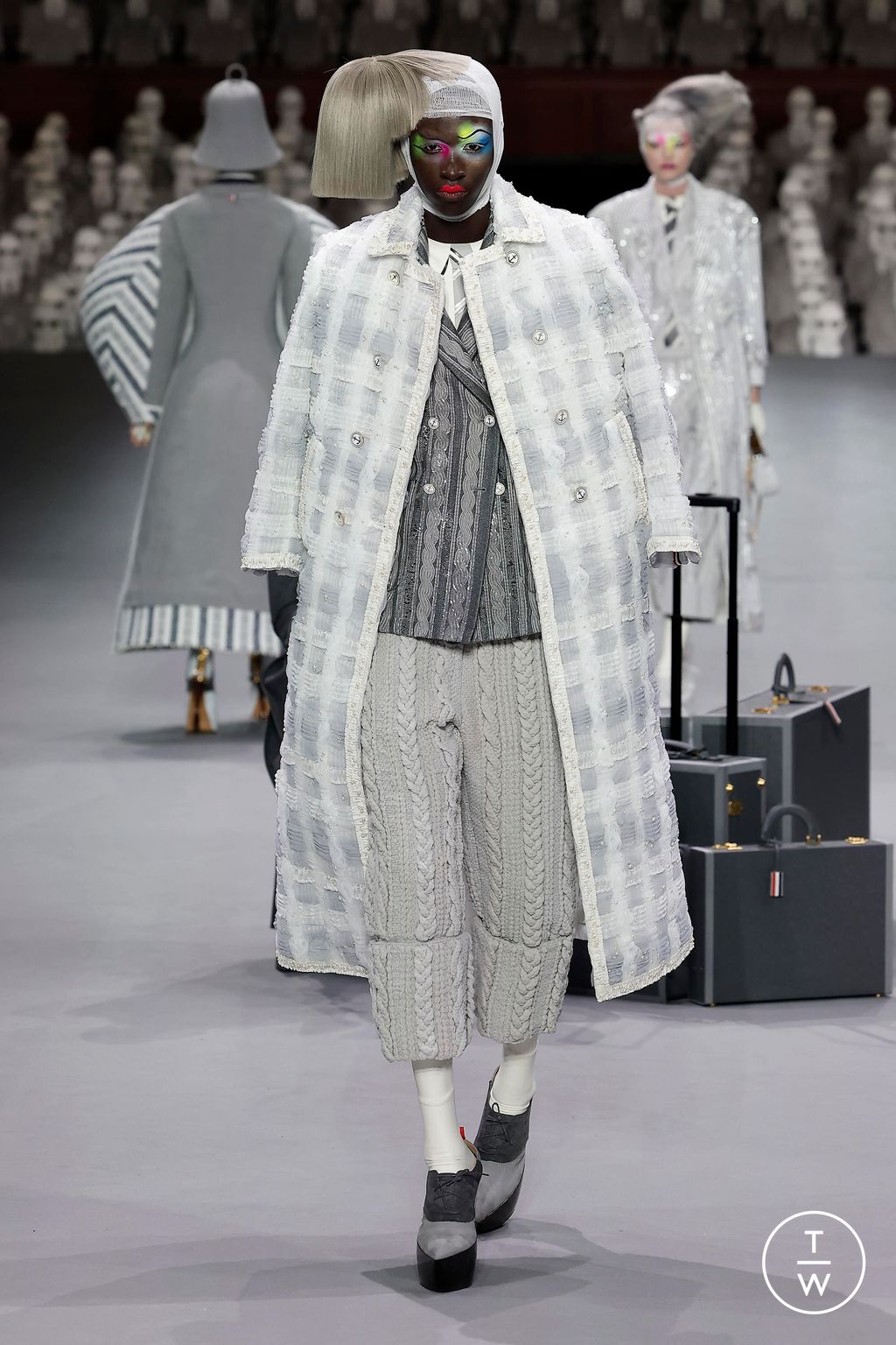 Fashion Week Paris Fall/Winter 2023 look 14 from the Thom Browne collection couture