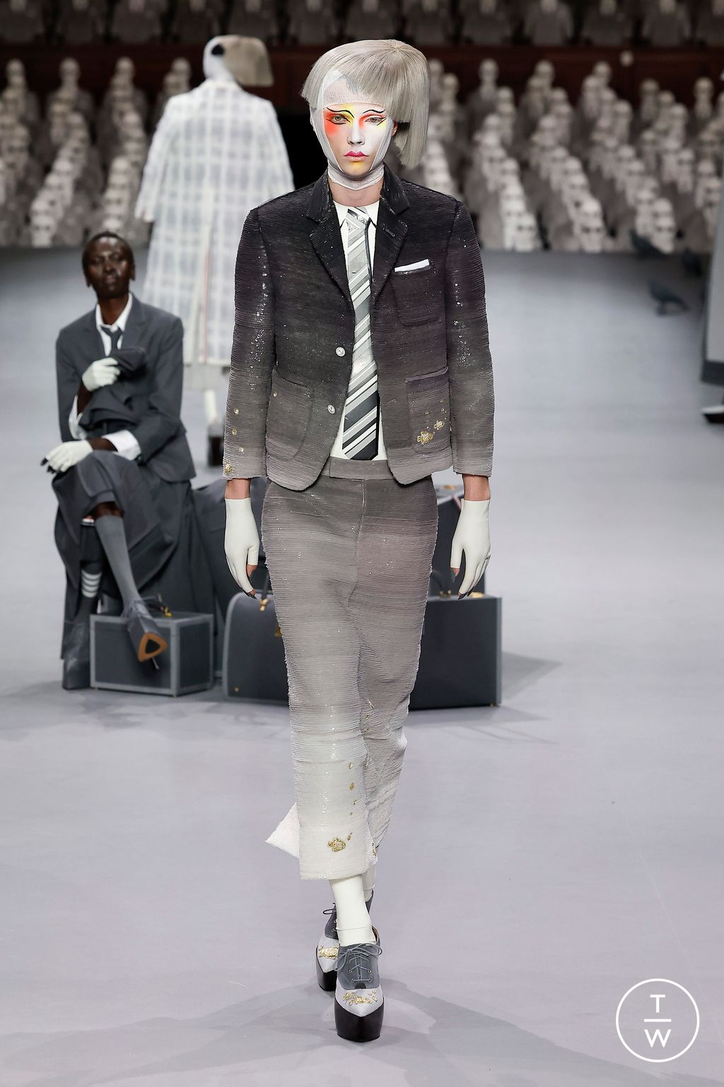 Fashion Week Paris Fall/Winter 2023 look 16 from the Thom Browne collection couture