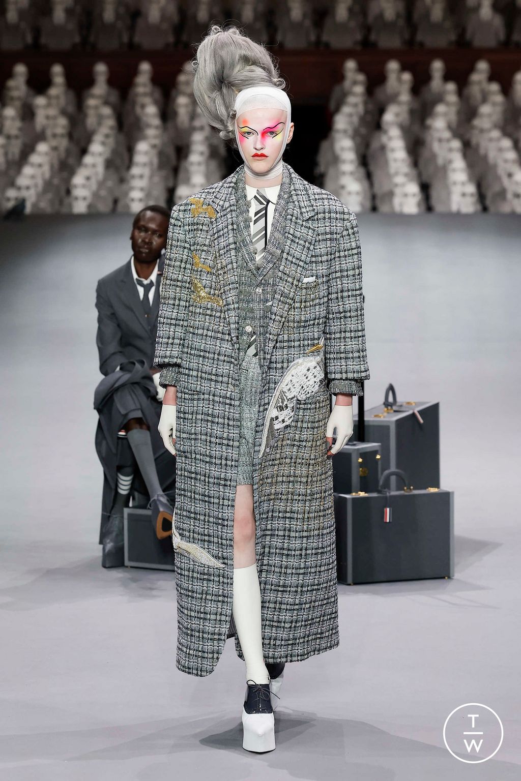 Fashion Week Paris Fall/Winter 2023 look 19 de la collection Thom Browne couture