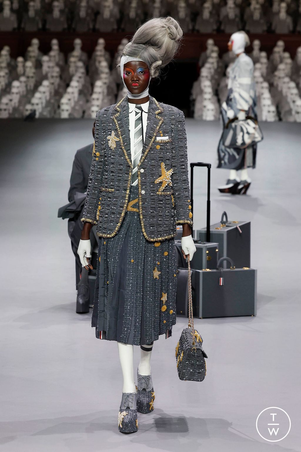 Fashion Week Paris Fall/Winter 2023 look 31 from the Thom Browne collection couture