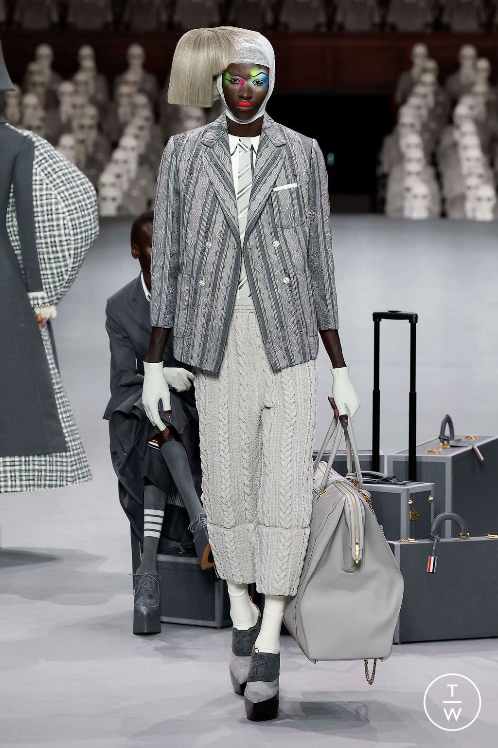 Fashion Week Paris Fall/Winter 2023 look 39 de la collection Thom Browne couture