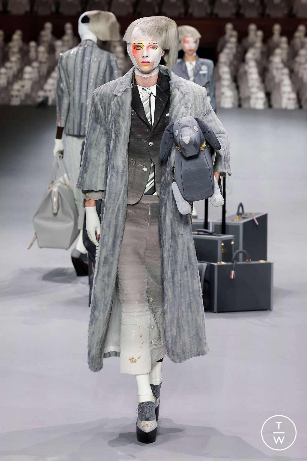Fashion Week Paris Fall/Winter 2023 look 40 from the Thom Browne collection couture
