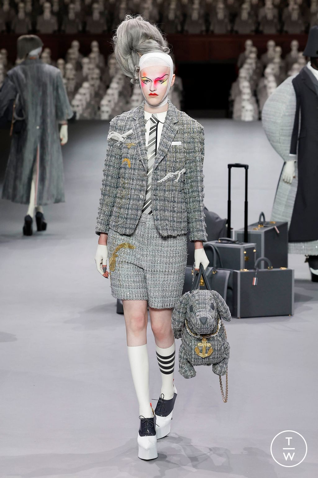 Fashion Week Paris Fall/Winter 2023 look 42 from the Thom Browne collection couture