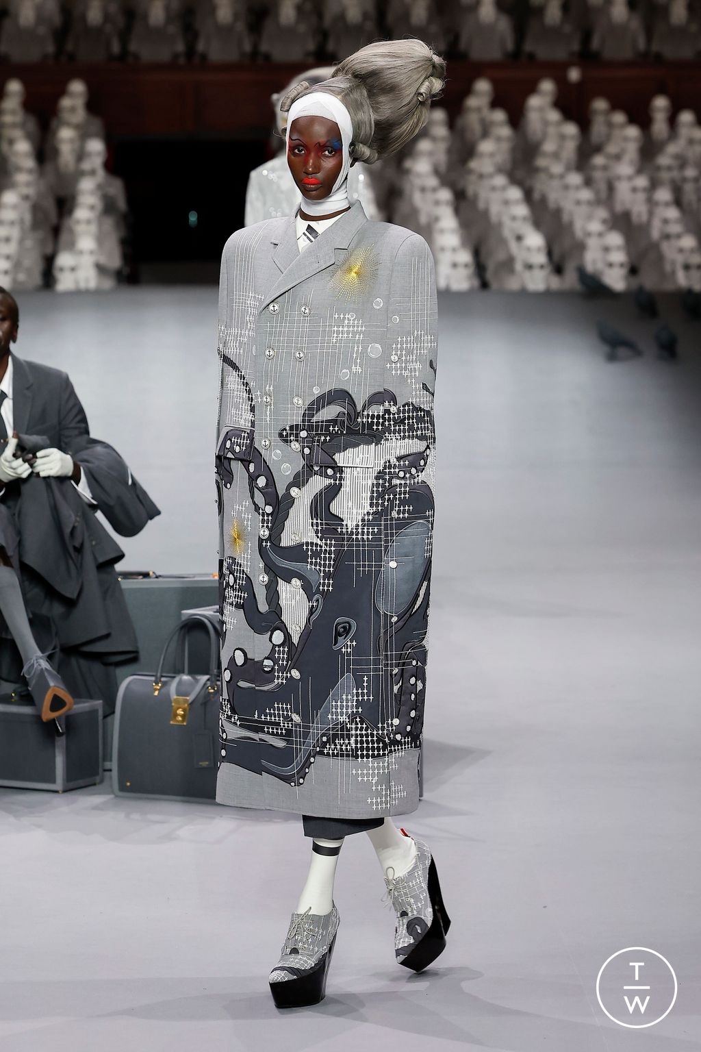 Fashion Week Paris Fall/Winter 2023 look 46 from the Thom Browne collection couture