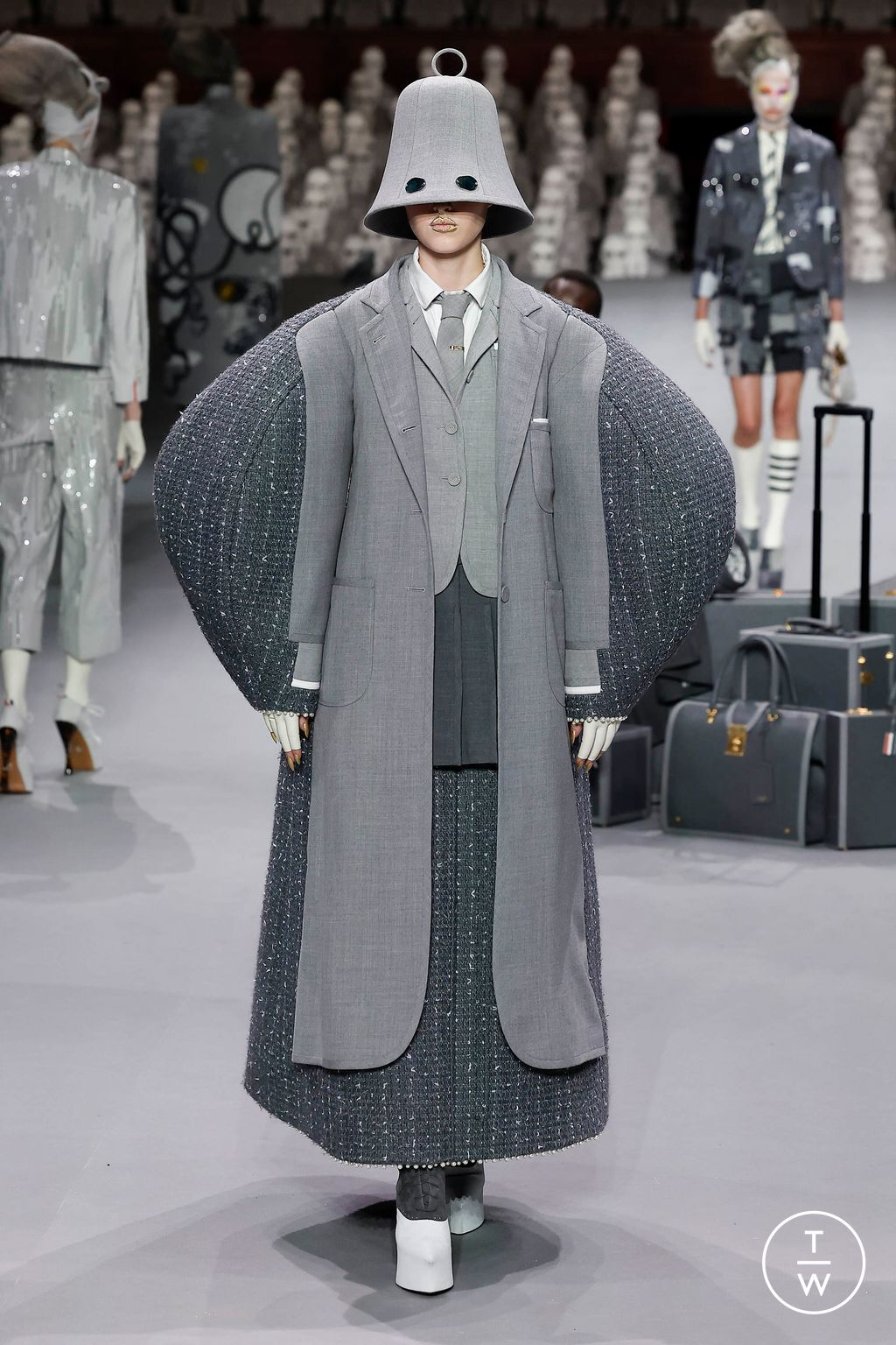 Fashion Week Paris Fall/Winter 2023 look 48 de la collection Thom Browne couture