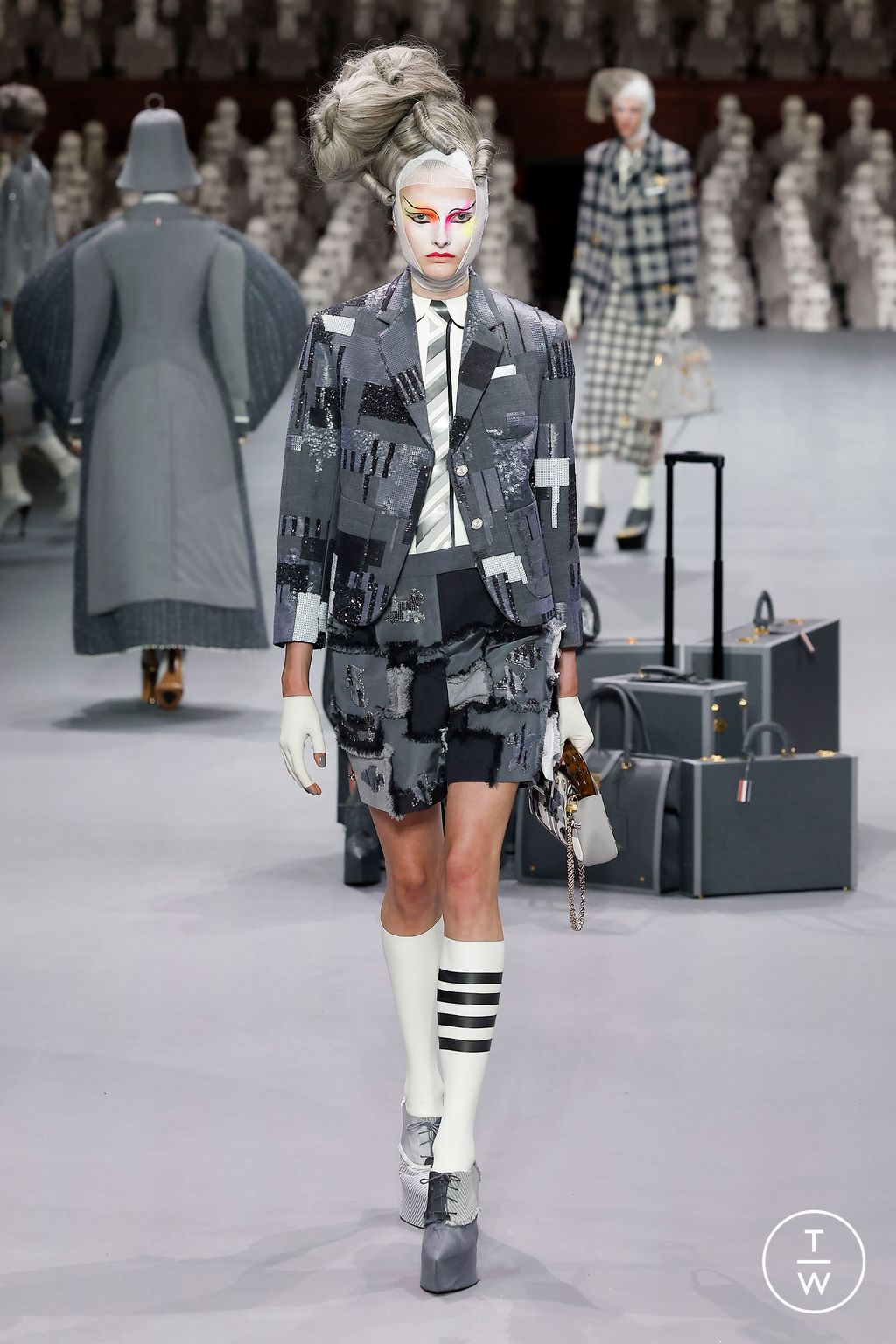 Fashion Week Paris Fall/Winter 2023 look 49 from the Thom Browne collection couture