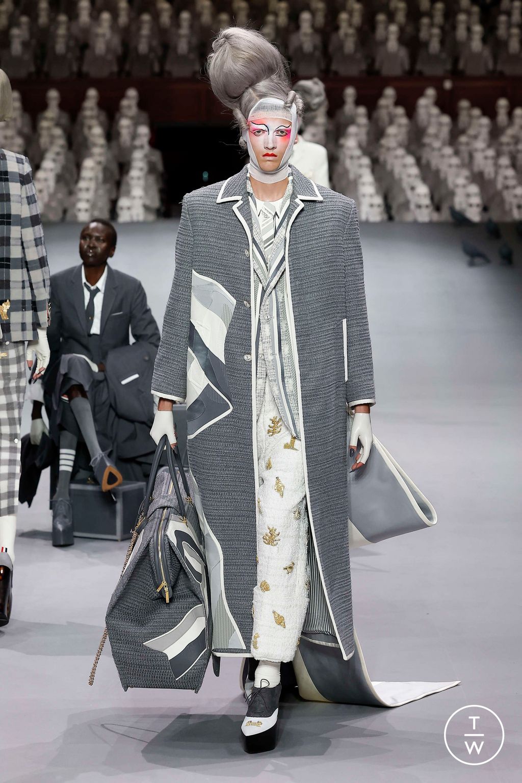 Fashion Week Paris Fall/Winter 2023 look 51 de la collection Thom Browne couture