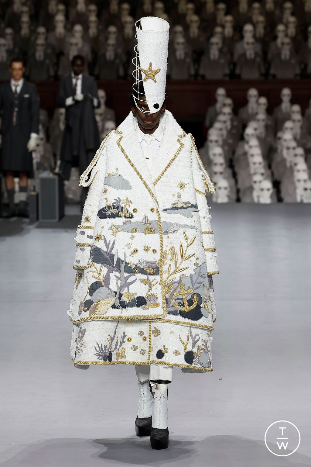 Fashion Week Paris Fall/Winter 2023 look 57 from the Thom Browne collection couture