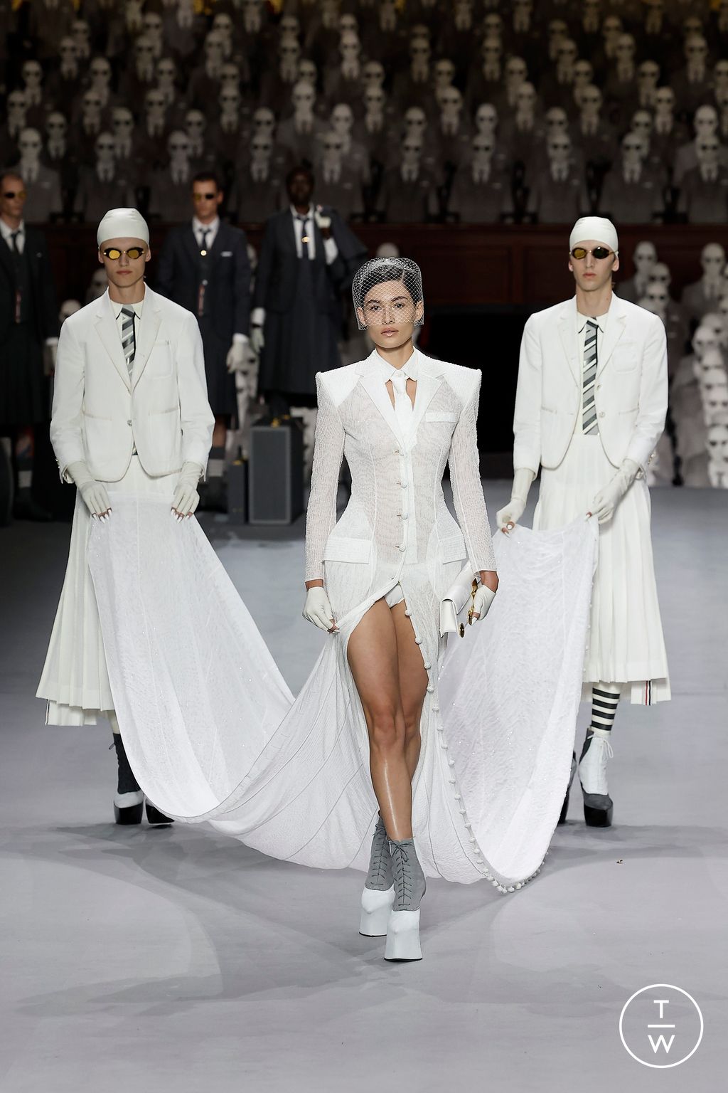 Fashion Week Paris Fall/Winter 2023 look 58 from the Thom Browne collection couture