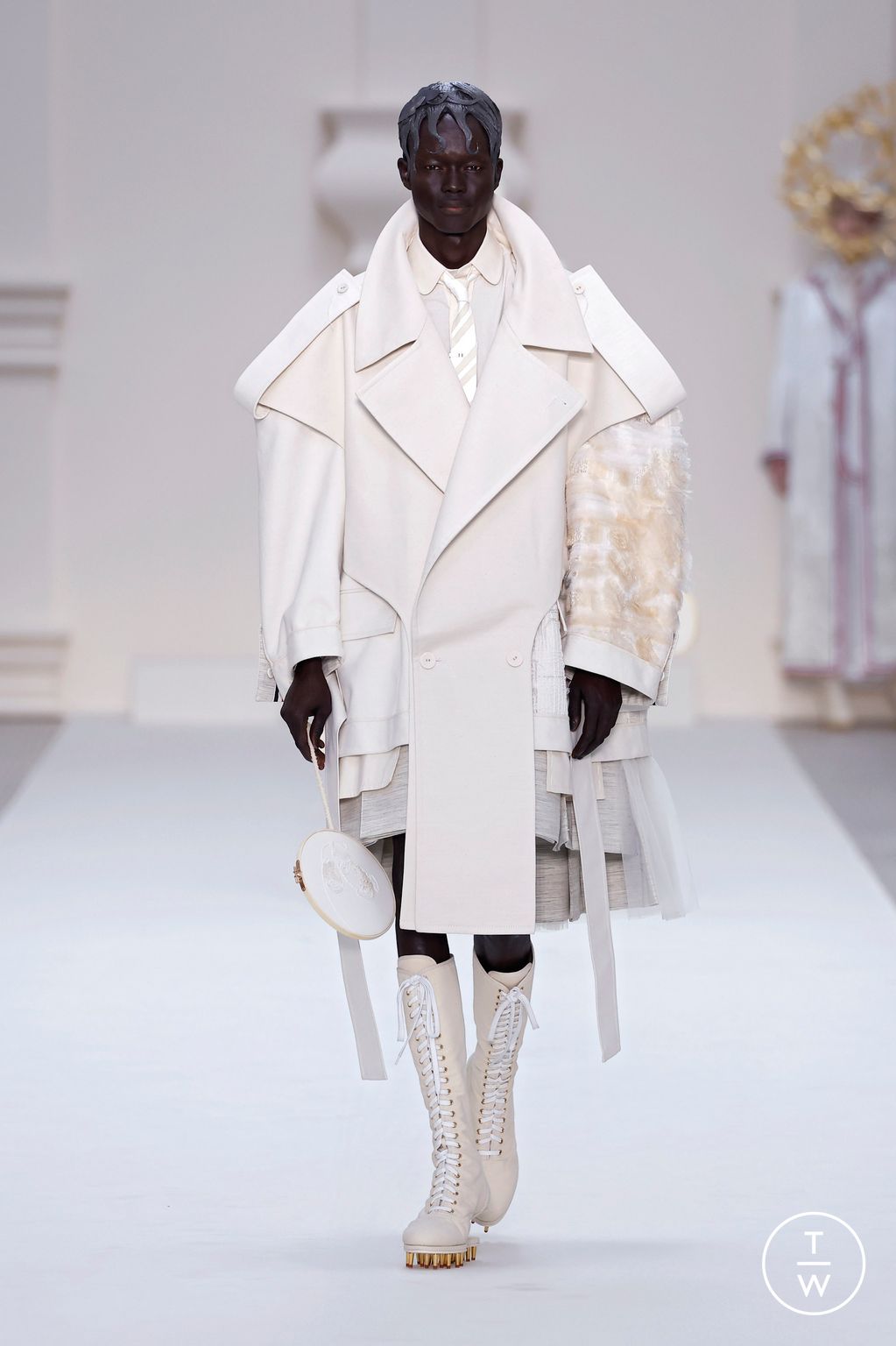 Fashion Week Paris Fall/Winter 2024 look 3 from the Thom Browne collection couture