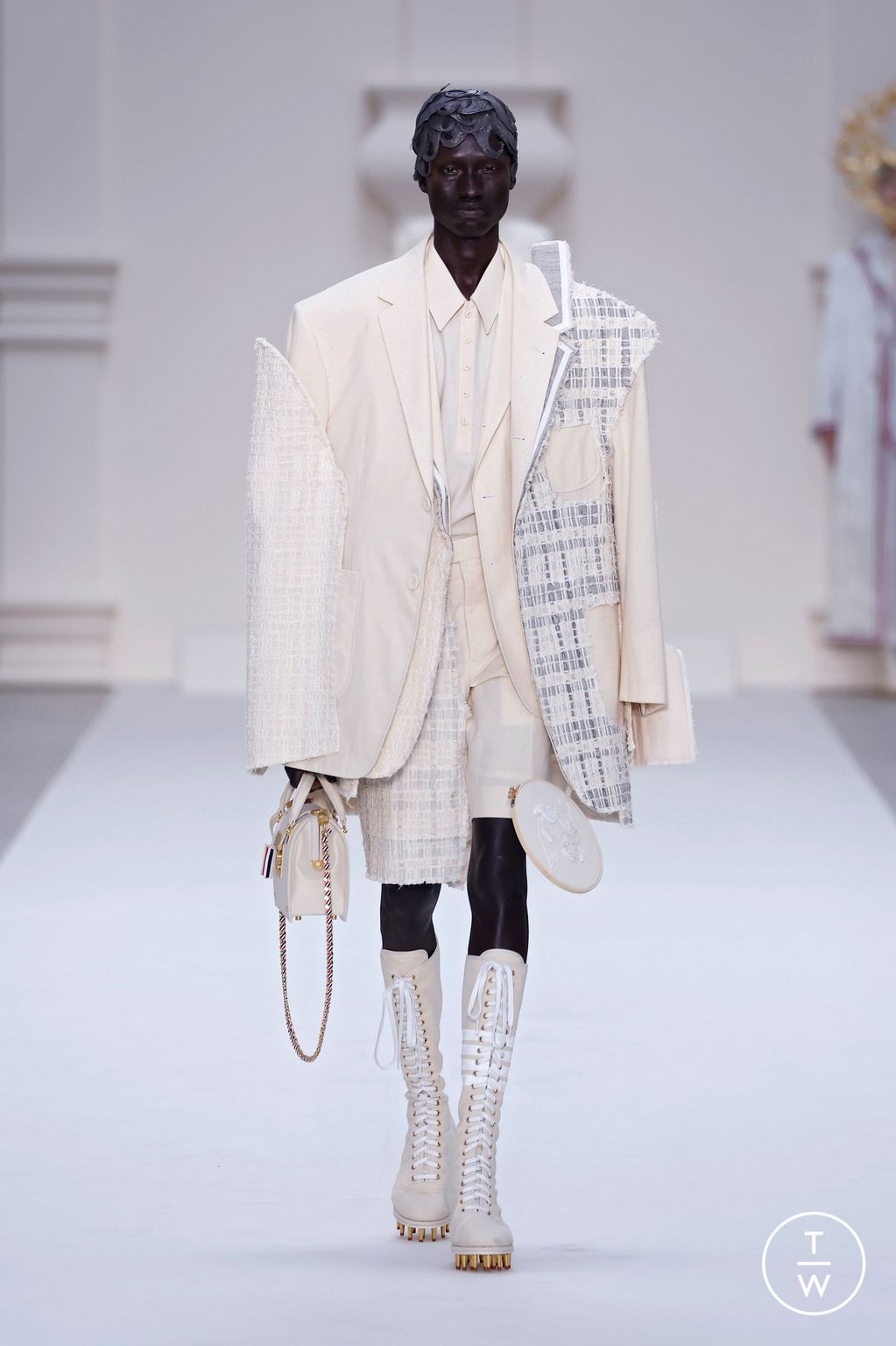 Fashion Week Paris Fall/Winter 2024 look 7 from the Thom Browne collection couture