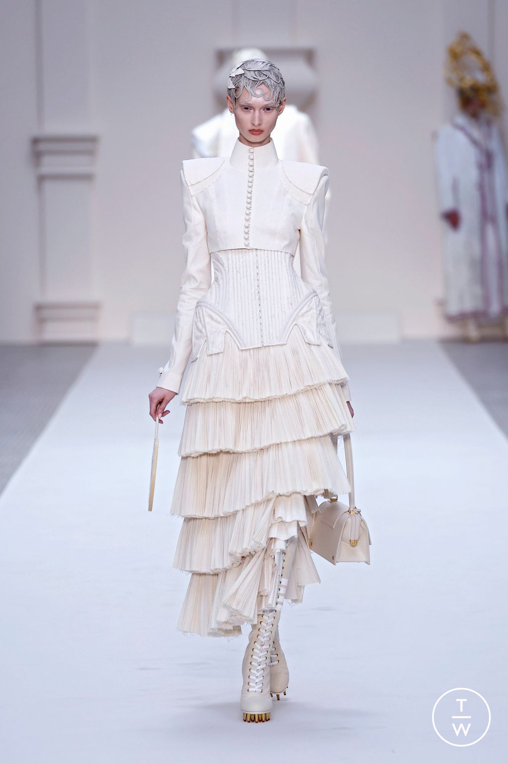 Fashion Week Paris Fall/Winter 2024 look 9 from the Thom Browne collection couture
