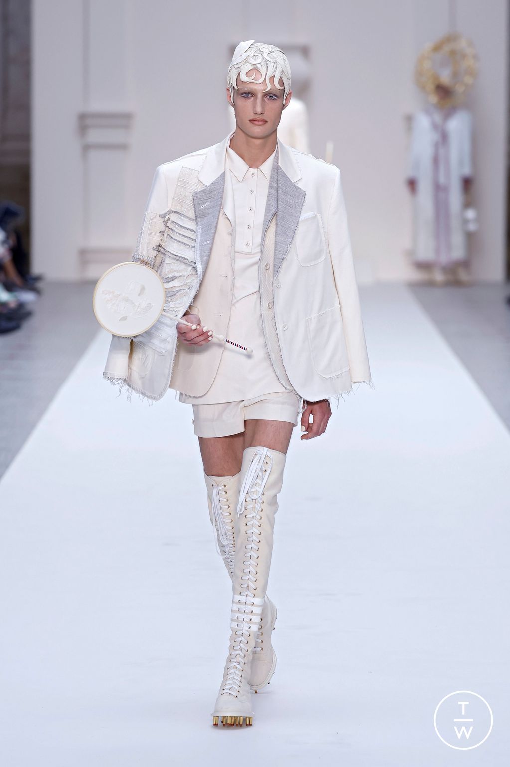 Fashion Week Paris Fall/Winter 2024 look 13 from the Thom Browne collection couture