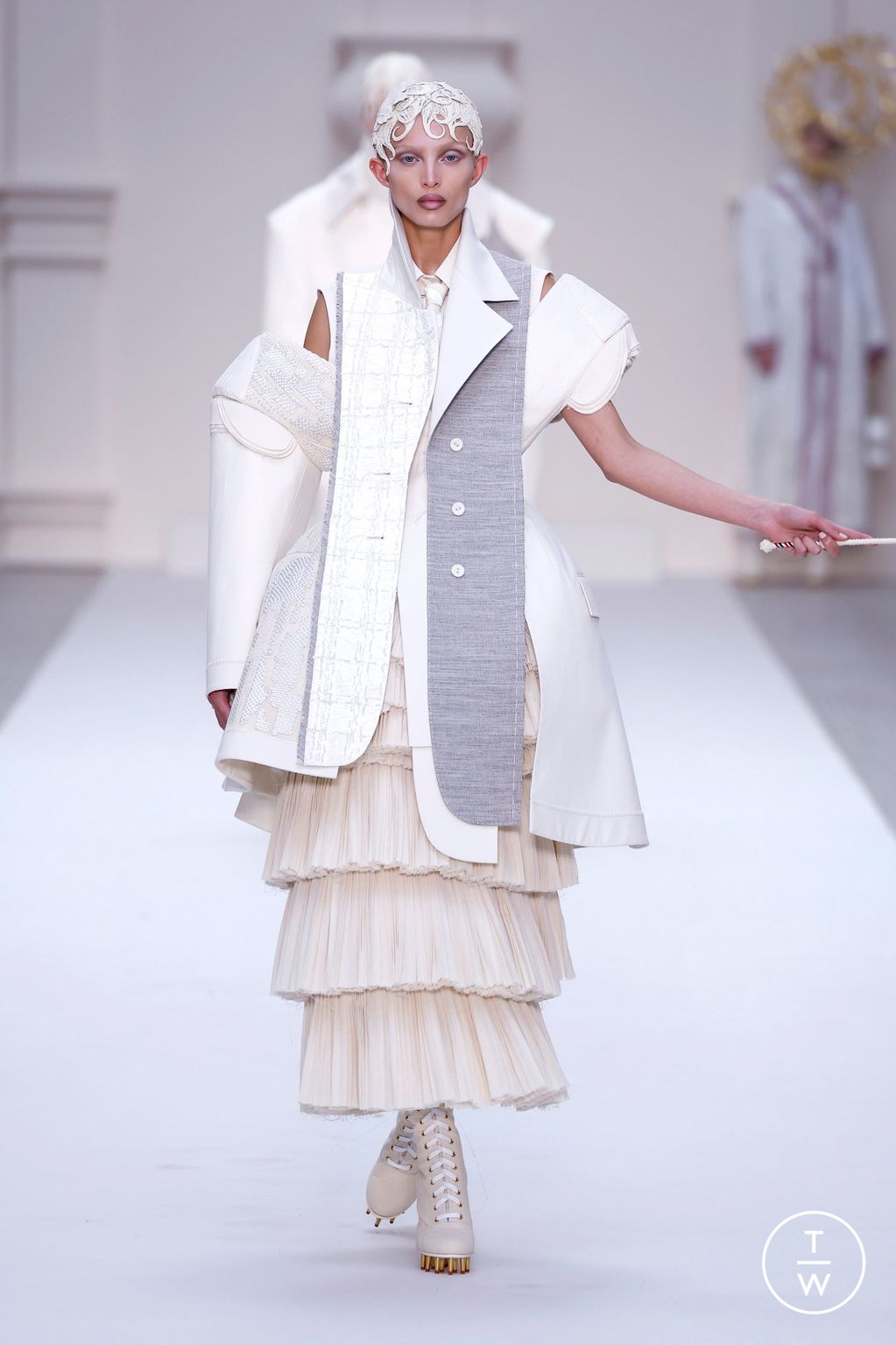 Fashion Week Paris Fall/Winter 2024 look 22 from the Thom Browne collection 高级定制