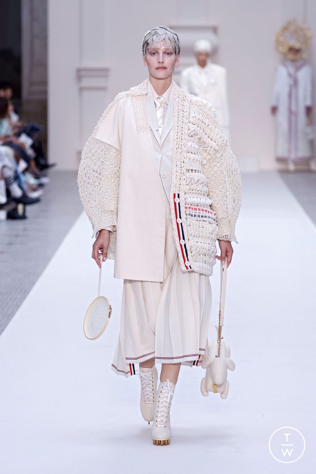 Fashion Week Paris Fall/Winter 2024 look 28 from the Thom Browne collection couture