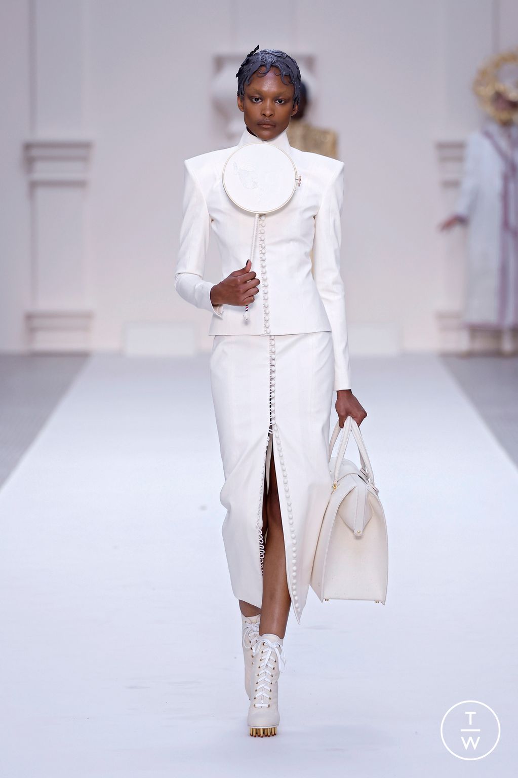 Fashion Week Paris Fall/Winter 2024 look 31 from the Thom Browne collection couture