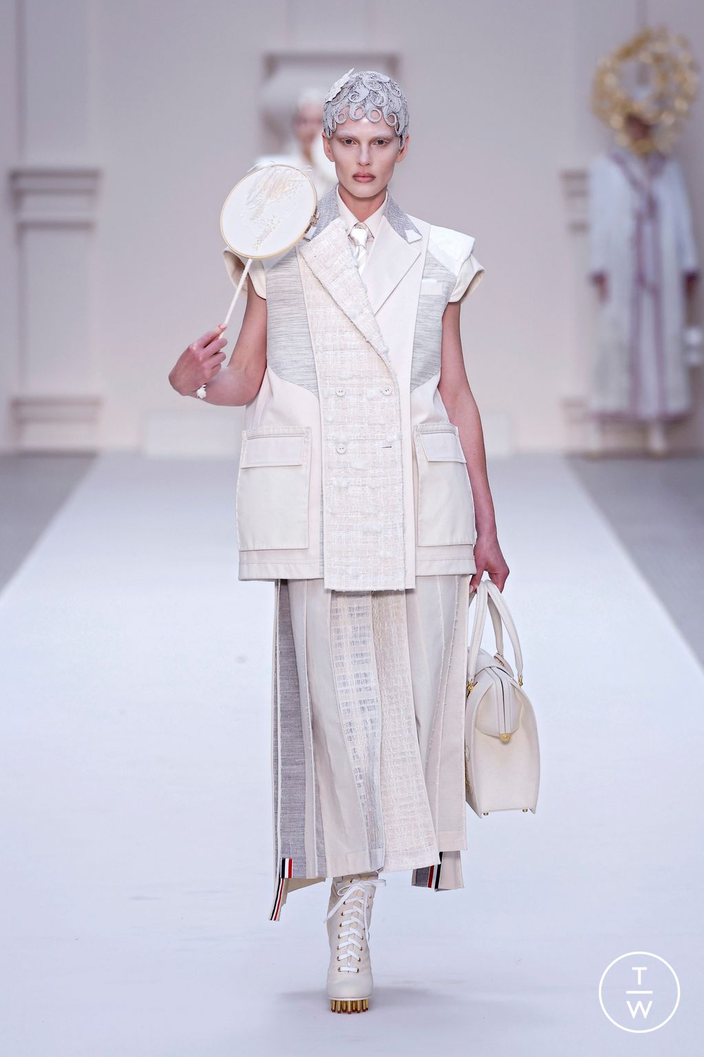 Fashion Week Paris Fall/Winter 2024 look 35 from the Thom Browne collection couture