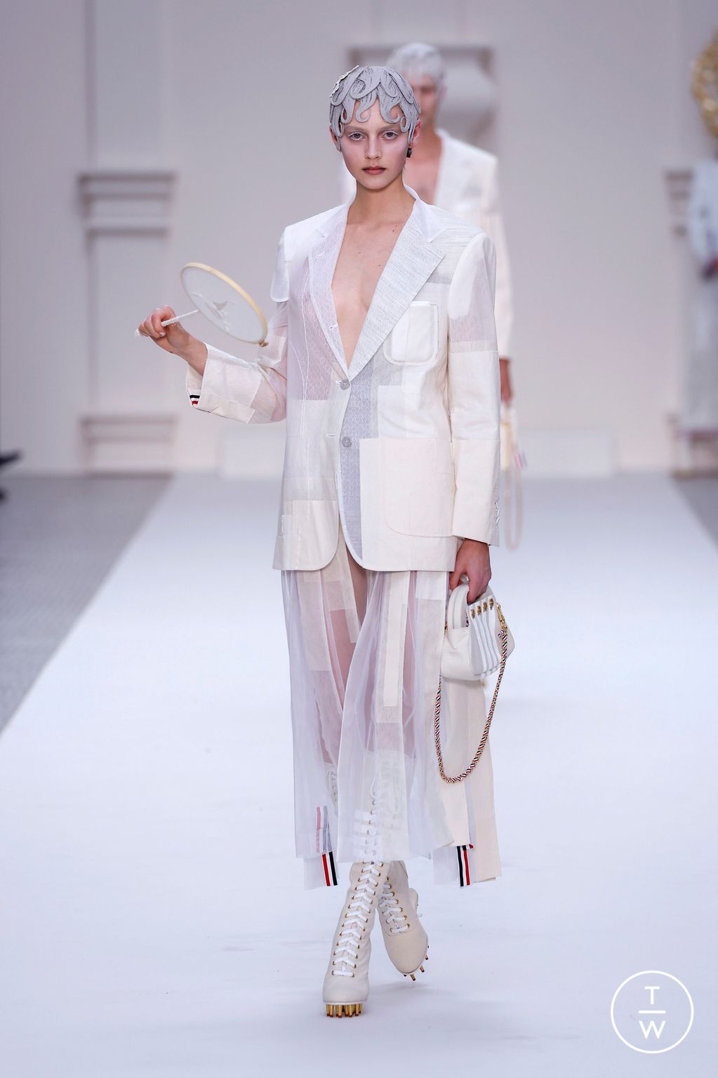 Fashion Week Paris Fall/Winter 2024 look 38 from the Thom Browne collection couture