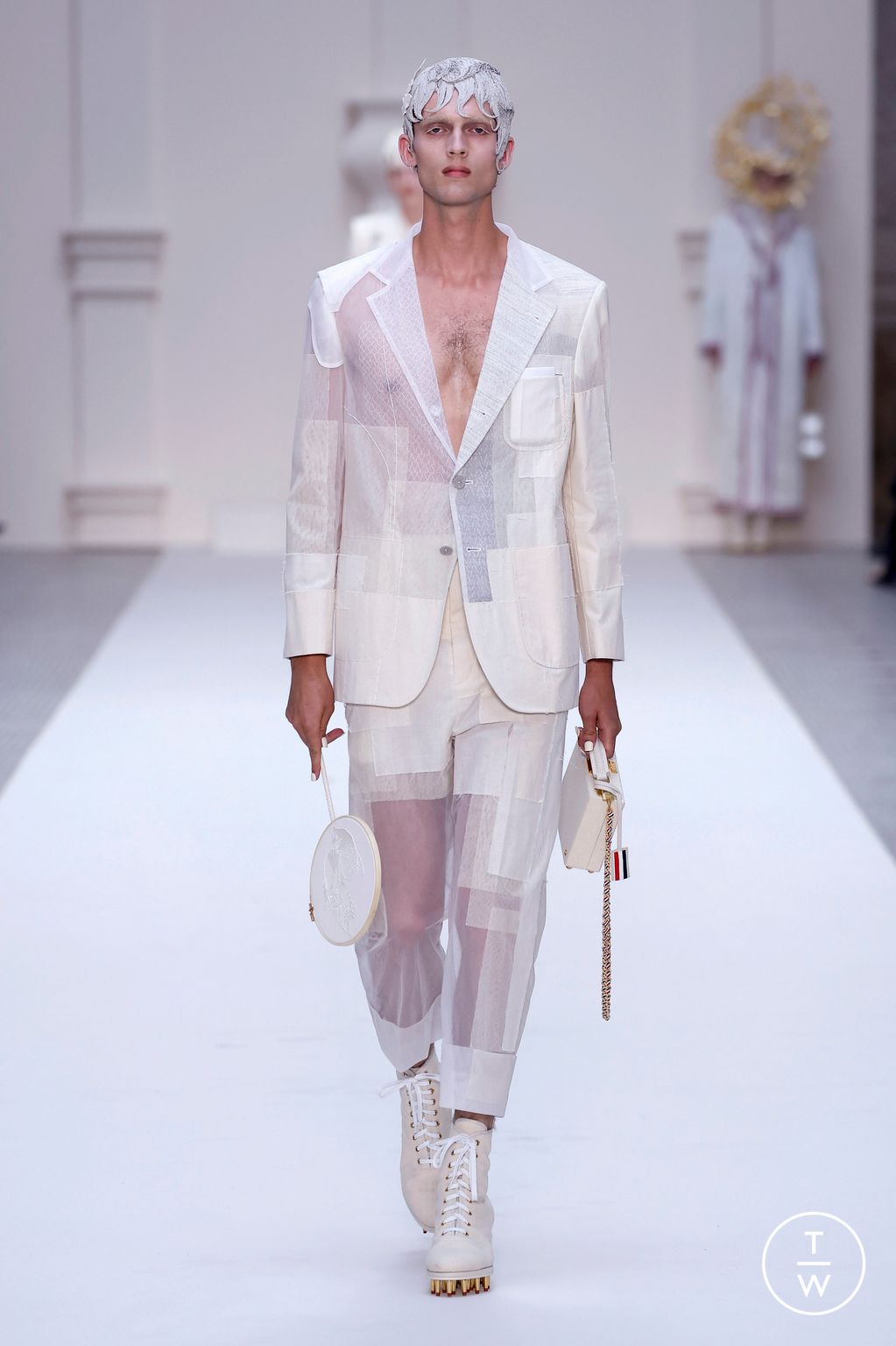 Fashion Week Paris Fall/Winter 2024 look 39 from the Thom Browne collection couture